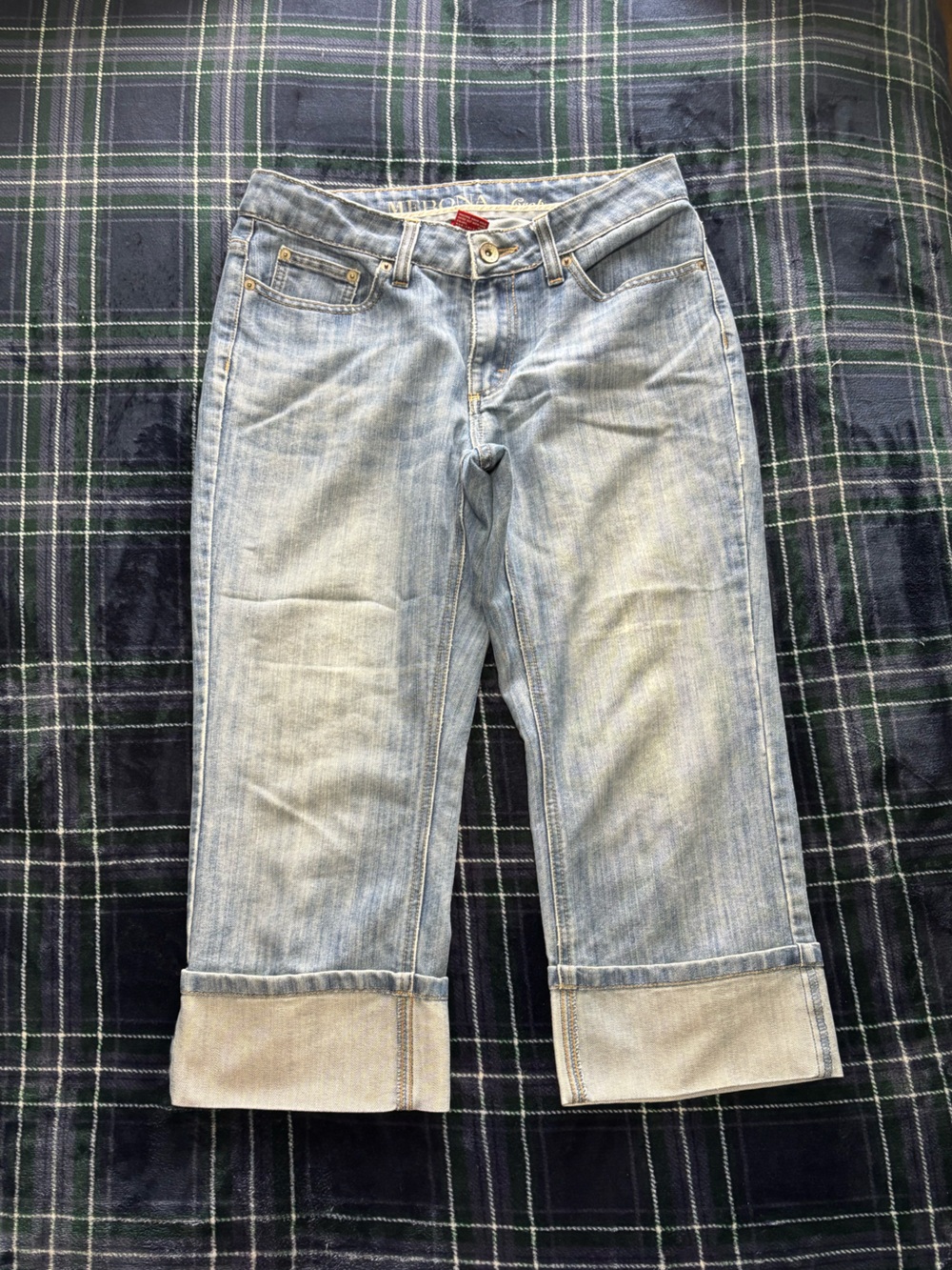 Y2K 2000s Merona light wash straight leg fold over bottom capris.Size 8